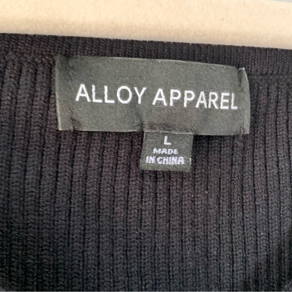 Alloy Apparel black‎ ribbed cap sleeve bodysuit with gold snap up bust. Size L - Picture 4 of 13